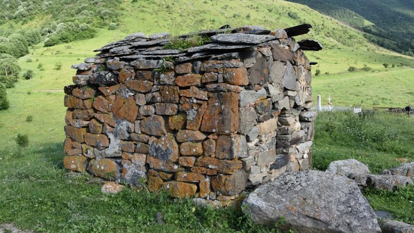 Склеповый некрополь с. Архон. Часовня Мады-Майрам