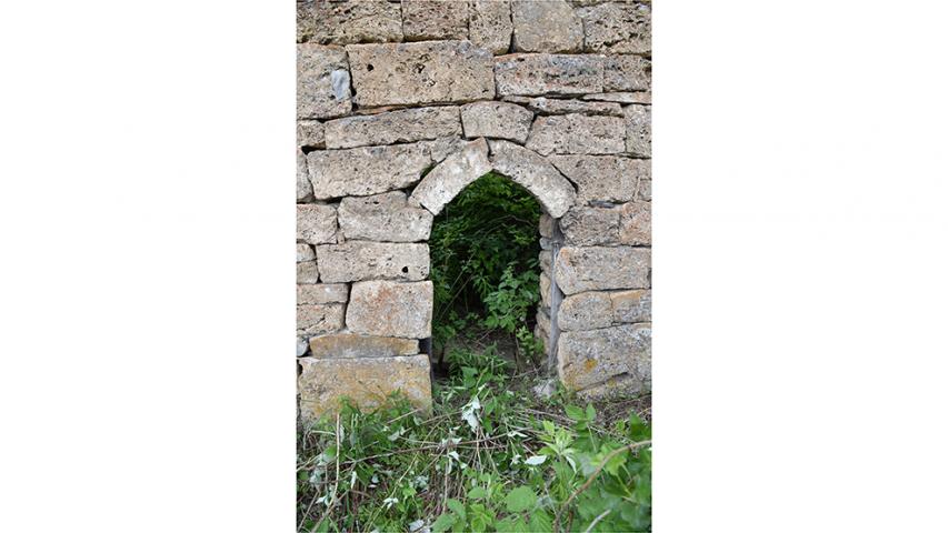 Нары-дзуар, с. Нар. Входной проем
