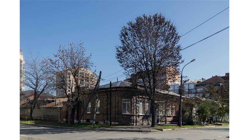 Дом, в котором во время своих приездов в город останавливался известный врач Е. Д. Рамонов