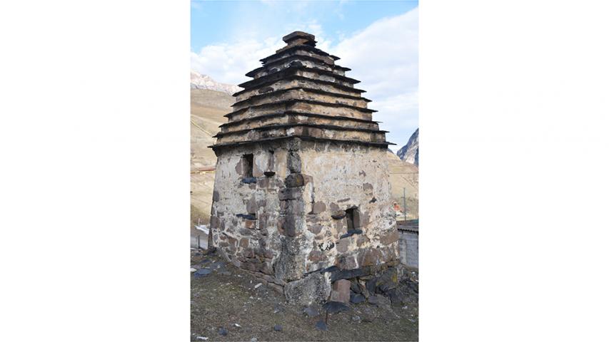 Склеповый некрополь с. Саниба, склеп № 1
